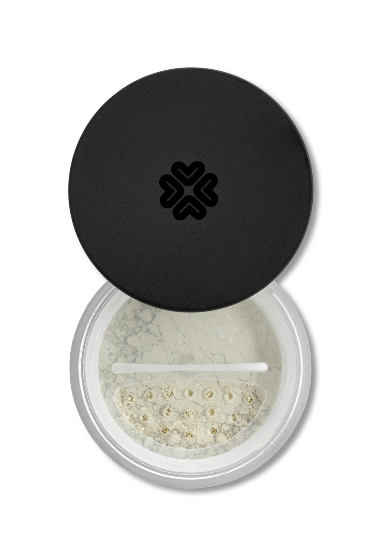 image_104426_3 Ein offener Behälter mit weißem Puder und einem schwarzen Deckel mit einem Herzmuster.