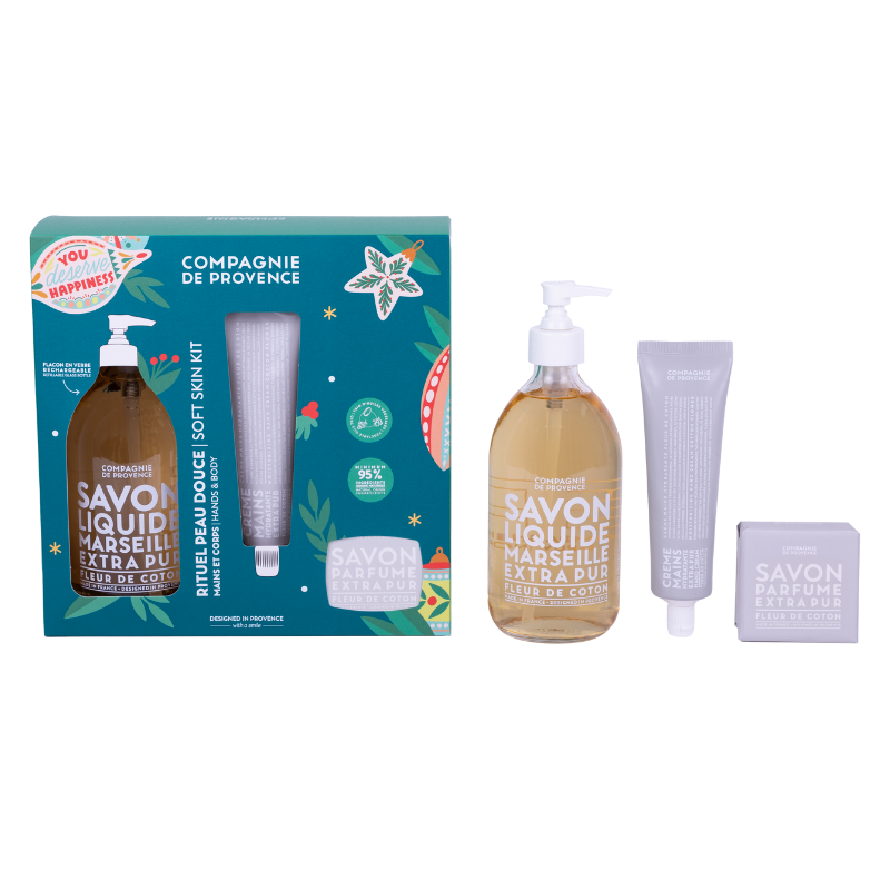 SOFT-SKIN-KIT-COTTON-FLOWER-2023 Das SOFT SKIN KIT COTTON FLOWER enthält flüssige Marseille-Seife, Handcreme und Seifenstück in einer dekorativen Verpackung.