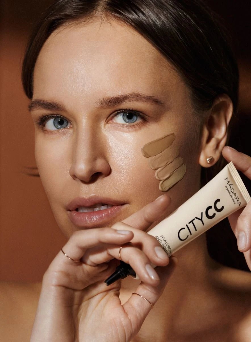CITY CC Hyaluronic Anti-pollution CC cream SPF15 - MEDIUM CITY CC Hyaluronic Anti-pollution CC cream SPF15 - MEDIUM