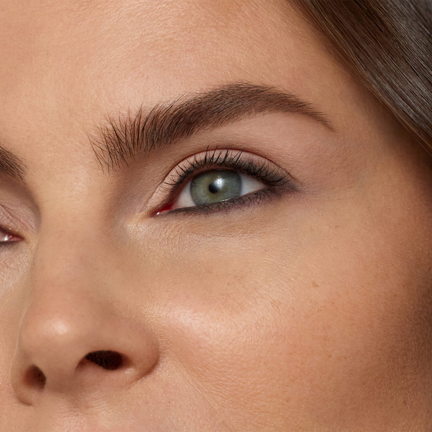 14600-jane-iredale-ColorLuxe-Eye-Shadow-Sticks-Alabaster-3