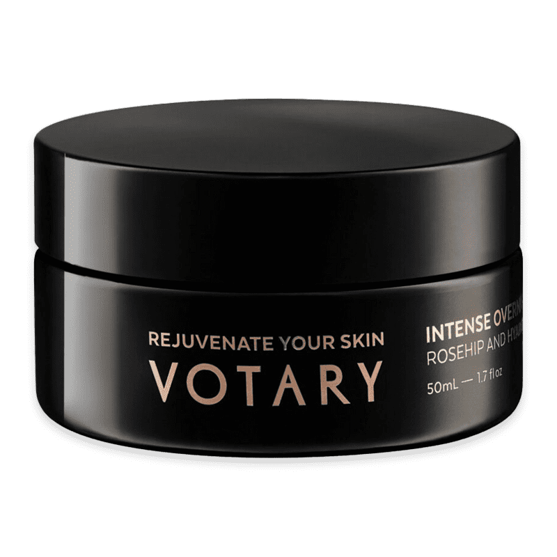 Votary Intense Overnight Mask mit Hagebutte und Hyaluron, 50ml, schwarzer Tiegel mit goldener Schrift.